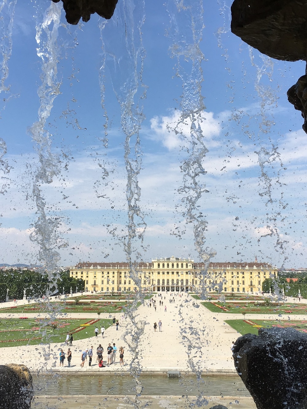 Der Block auf Schönbrunn durch den Wasserfall - Foto von Josefine